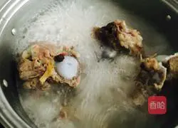 Illustration of how to make big bone soup noodles 12