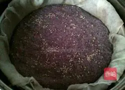Illustration of how to make black rice cake 3