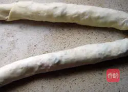 Illustration of how to make scallion and ham rolls 7