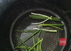 Illustration of how to bake duck in rice cooker 3