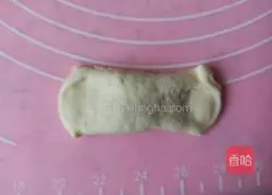 Illustration of how to make salt and pepper flower rolls 11