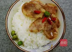 Illustration of how to cook sausage and rice 3