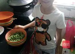 Illustration of how to make Sichuan cold noodles 1