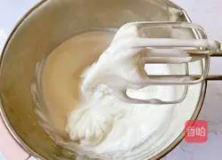 Illustration of how to make taro paste and meat floss cake box 8