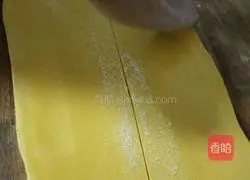 Illustration of how to make pumpkin rolls 4