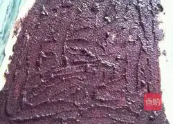 Illustration of how to make black rice rolls 4