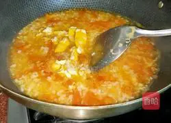 Leftover rice is new to eat Illustration of how to make French tomato and egg risotto 8