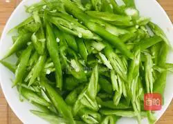 Illustration of how to make spicy pepper and egg rice bowl 2