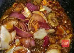 Home-style pickling Illustration of how to make braised pork noodles 3