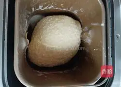 Illustration of how to make low-sugar milk-flavored steamed buns in a bread machine and microwave oven 2