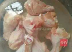 Illustration of how to bake chicken wings in rice cooker 1