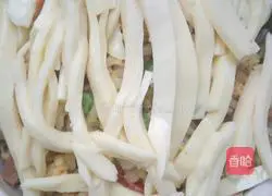 Beef and Onion Baked Rice Recipe Illustration 5