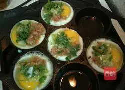 Illustration of how to make egg burgers 10