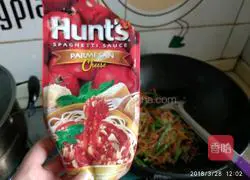 Illustration of how to make stir-fried pasta 11