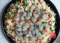 Illustration of how to make shrimp and cheese colorful baked rice 9