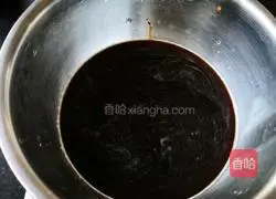 Illustration of how to make jujube brown sugar cake 4