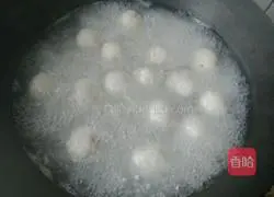 Illustration of how to make black sesame and osmanthus Lantern Festival 10