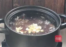 Illustration of how to make pumpkin, red bean and millet porridge 4