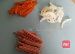 Illustration of three fresh fried rice noodles 3