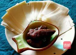 Illustration of how to make spring rolls 1