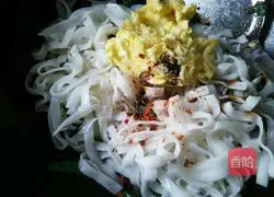 Illustration of how to make fried rice noodles 6