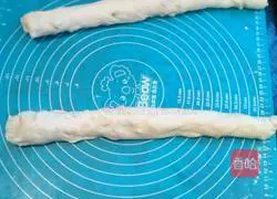 Illustration of how to make scallion, ham and sausage rolls 8