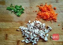 Illustration of how to make three-color quinoa rice balls with mushrooms and shrimps 8