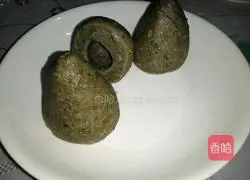 Illustration of how to make prunes and vegetable steamed buns 11