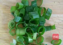 Illustration of how to make braised beans and noodles 1