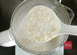 Milk fruit oatmeal porridge (baby Illustration of how to make complementary foods) 5