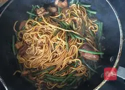 Illustration of how to make braised beans and noodles 9