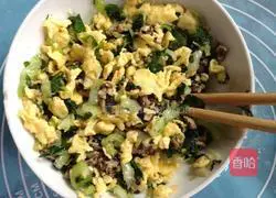 Illustration of how to make three fresh vegetarian spring rolls 4