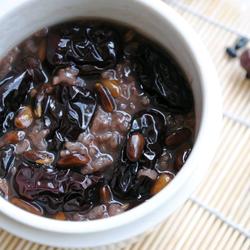 Black bean and jujube porridge