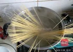 Illustration of how to make stir-fried pasta 16