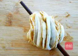 Illustration of how to make sesame rolls 13