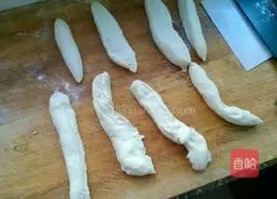 Illustration of how to make pot helmets 3