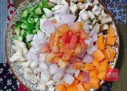 Illustration of how to make tomato and black pepper chicken baked rice 1