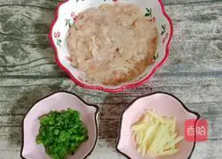 Illustration of how to make chicken, millet and radish porridge 8