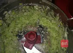 Illustration of how to make vegetarian pot stickers 4