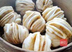 Tahini Rolls Illustration of how to do it 16