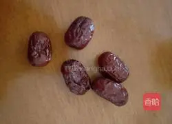 Illustration of how to make yam, red dates and wolfberry porridge 2