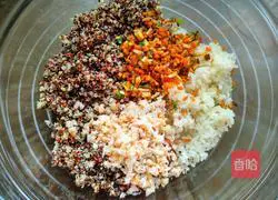 Illustration of how to make three-color quinoa rice balls with mushrooms and shrimps 14