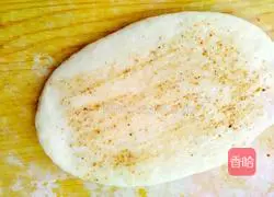 Illustration of how to make salt and pepper shell flower rolls 13