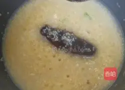 Illustration of how to make ginger, sea cucumber and millet porridge 7