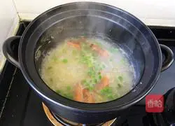 Illustration of how to make shrimp and pea casserole porridge 10