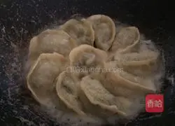 Illustration of how to make pot stickers 3
