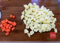 Illustration of how to make potato and bacon braised rice 4