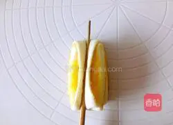 Illustration of how to make coconut milk-flavored flower rolls 13