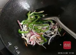 Illustration of how to make stir-fried pasta 5