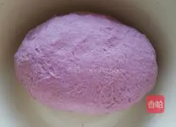 Illustration of how to make purple sweet potato cake 5